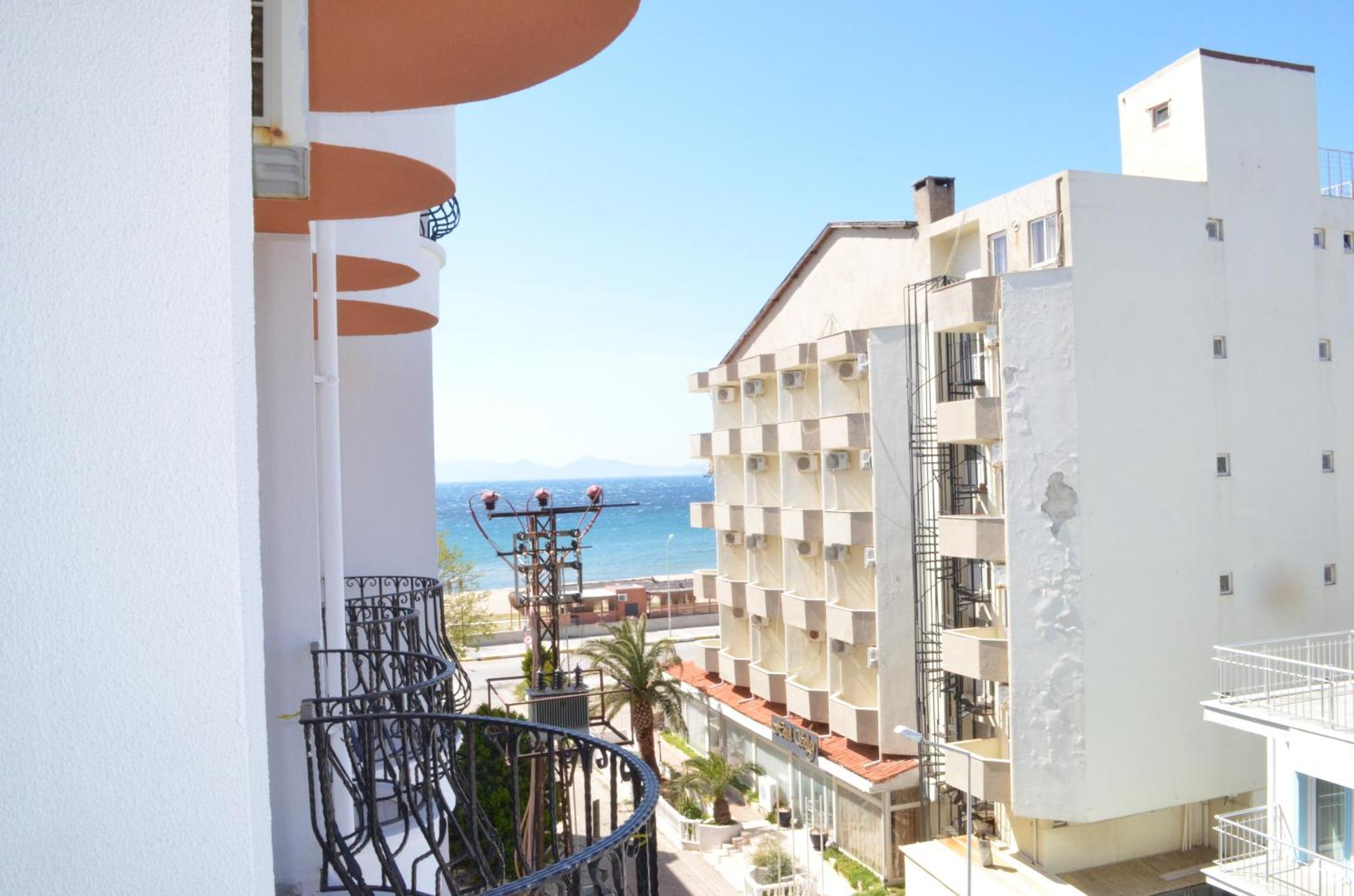 Grand Milano Hotel Ayvalik Quarto foto